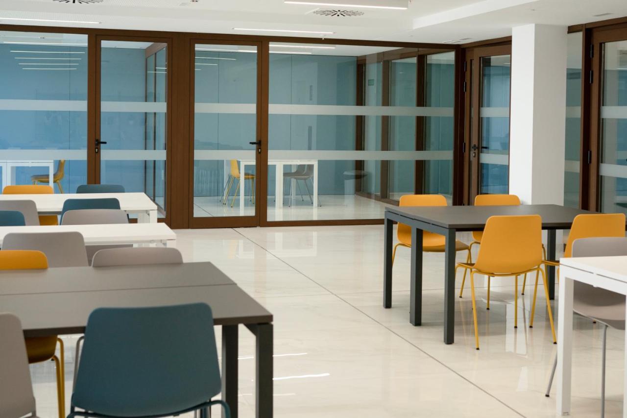 Micampus Avenida Del Puerto - Residencia De Estudiantes Valence